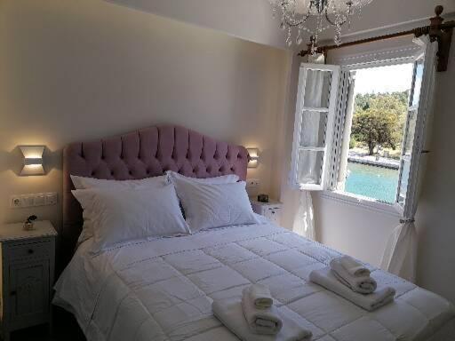 Kallisti The House At The Port Galaxidi ภายนอก รูปภาพ